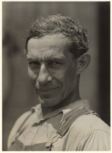 Mulattenarbeiter auf der John Henry Baumwollplantage. Er war talentiert in Handwerk und Weben. Melrose, Louisiana von Marion Post Wolcott