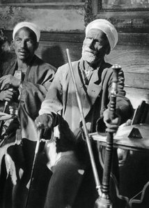 Rauchen der Wasserpfeife, Kairo, 1937