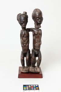 Sitzendes Paar, ca. 1885-99 von Master of the Barnes Couple