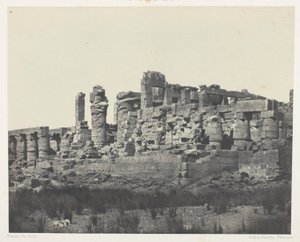 Palast von Karnak, Hypostylhalle, aufgenommen von der nordöstlichen Ecke; Theben, Tafel 34 aus dem Album „Égypte, Nubie, Palestine et Syrie“ (1852) von Maxime Du Camp