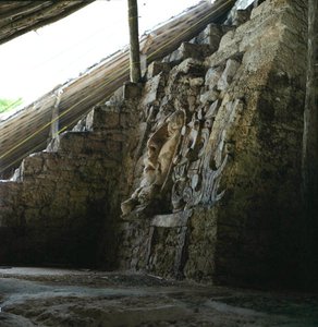 Architektonische Maske, Tempel der Mascarones, Kohunlich, Halbinsel Yucatán, Mexiko Frühe Klassik (300-600 n. Chr.)