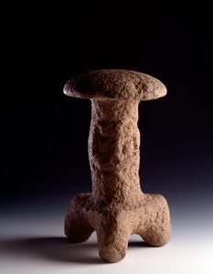 Präkolumbianische Kunst, Maya-Zivilisation, Klassik: Steinskulptur in Form eines Tripod-Pilzes. Aus Chimaltenango, Guatemala. Guatemala, Museo Nazionale di Archeologia e Etnologia von Mayan Mayan