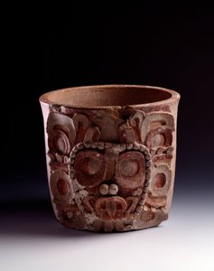Präkolumbische Kunst, Maya-Zivilisation, klassische Periode: Vase mit Darstellung des Sonnengottes. Aus Peten, Guatemala. Guatemala, Museo Nazionale di Archeologia e Etnologia von Mayan Mayan