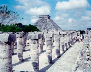 Präkolumbische Zivilisation: Ansicht der Stätte von Chichen Itza in der Region Yucatan. Maya-Zivilisation, klassische Periode und Maya-Renaissance, 750-1200 n. Chr. Mexiko von Mayan Mayan