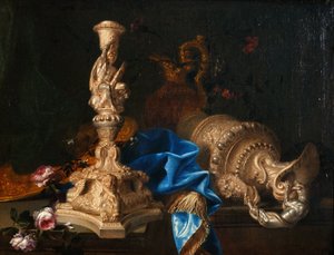 Stillleben mit Kerzenhalter, Arbeiten des Herkules und zwei Krügen von Meiffren Conte