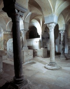 Merowingische Kunst: Blick auf die Krypta der Abtei von Jouarre. 7. Jahrhundert n. Chr. Seine und Marne