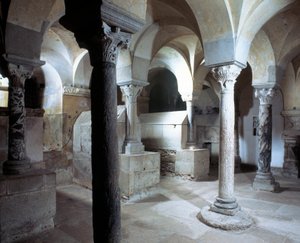 Merowingische Kunst: Blick auf die Krypta der Abtei von Jouarre. 7. Jahrhundert n. Chr.