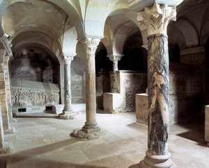 Merowingische Kunst: Ansicht der Krypta der Abtei von Jouarre