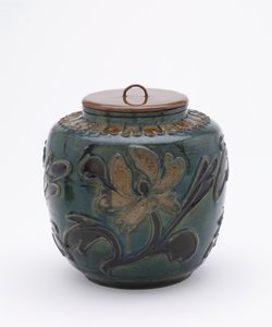 Polychrome Krug mit Lackdeckel von Ming Dynasty Chinese School