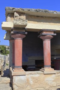 Minoische archäologische Stätte von Knossos. Nördliche Lustralbecken. Nördlicher Eingang des Palastes