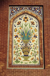 Glasierte Fliesenmosaik, ca. 1634-35 von Mughal School