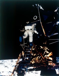 Buzz Aldrin steigt aus dem Lunar-Modul, Apollo II Mission, Juli 1969