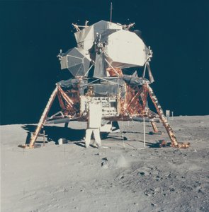 Buzz Aldrin mit Apollo 11 Mondlandemodul auf dem Mond