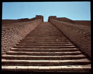 Ansicht der Treppe der rekonstruierten Zikkurat, 2050 v. Chr.