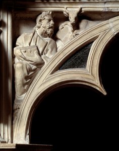 Gotische Kunst: Evangelist Lukas, Detail der Bögen der Marmorkanzel