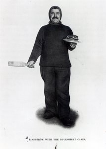 Lindstrom mit den Buchweizenkuchen, aus Der Südpol von Roald E. Amundsen, ca. 1910-12 von Norwegian Photographer