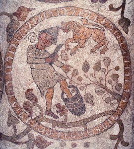 August: ein Bauer mit phrygischer Mütze pflückt die Trauben und zerquetscht sie in einem Eimer. Das Zeichen des Löwen ist repräsentativ. Mosaik von Pantaleone, Priester und Mosaikkünstler. 1163-1166. Mittelschiff der Kathedrale von Otranto, Italien
