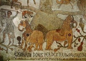 Zwei Elefanten an den Wurzeln des Lebensbaums