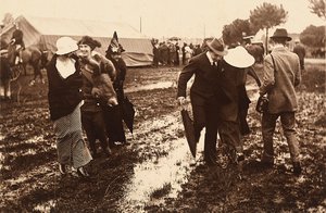 Gäste bei den Festlichkeiten einer Fuchsjagd in Capannelle, nahe Rom, 22/02/1915