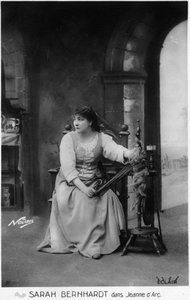 Henriette Rosine Bernard alias Sarah Bernhardt (1844-1923) als „Johanna von Orleans“ von Jules Barbier von Paul Nadar