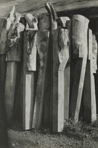 Totems, Alte Werft, Rye von Paul Nash