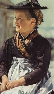 Frühe Farbfotografie: Kleines Mädchen aus dem Sarntal, Sarentino
