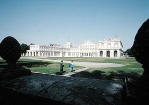 Der Königspalast und die Gärten, wiederaufgebaut ab 1715