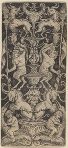 Ornamenttafel mit zwei nackten Kindern auf monströsen Tieren
