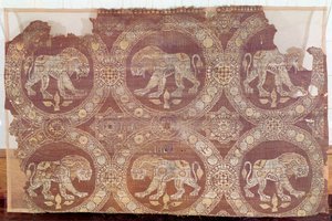 Stoff aus dem Grab von St. Julian, 3.-5. Jahrhundert (Textil)