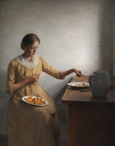 Ein junges Mädchen bereitet Pfifferlinge vor