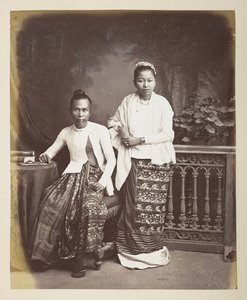 Porträt eines burmesischen Mannes und seiner Frau, Fotograf: Klier, Philip Adolphe Gladstone Sammlung