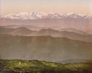 Darjeeling. Kinchinjunga und die Schneefelder von Kutcherry Hill von Photoglob Co. (Zurich, active c. 1890 1910)