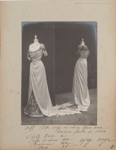 Albumseite: House of Worth, Ballkleid von Photographer French