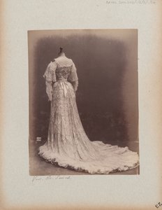 Albumseite: House of Worth, Abendkleid