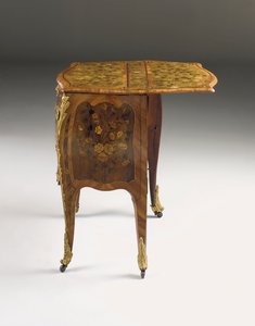 Louis XV Kommode, ca. 1765-70 von Pierre Roussel