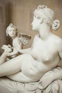 Venus mit Amor, der einen Dorn aus ihrem Fuß entfernt