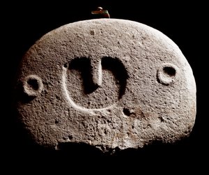 Prähistorische Kunst: Eisenzeitliche Skulptur von der Fundstelle Lunigiana bei La Spezia, Italien. 1100-800 v. Chr. La Spezia, Museo Comunale della Civiltà Lunigiana