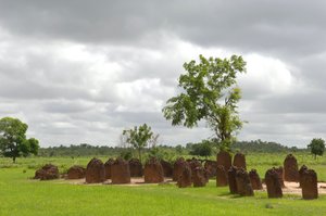 Urgeschichte: Megalithischer Steinkreis von Wassu, Gambia (Foto)