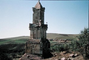 Denkmal bekannt als das Mausoleum von Atban
