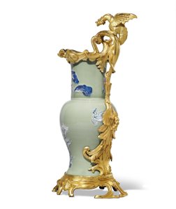 Einer von zwei Louis XV-Kannen, Porzellan 1662-1722, Montierungen ca. 1745-49