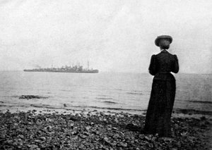 Die Kaiserin Maria Feodorovna betrachtet ein dänisches Marineschiff vor Hvidovre, Dänemark von Queen Alexandra