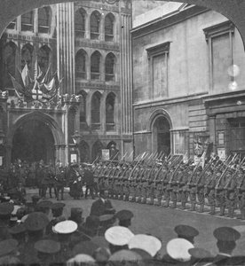 Inspektion der Ehrenwache in der Guildhall, London, Erster Weltkrieg, ca. 1914-ca. 1916 von Realistic Travels Publishers
