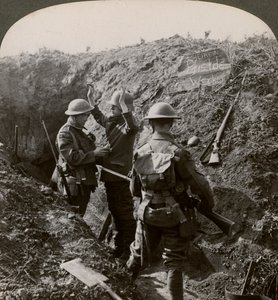 Verhör eines deutschen Gefangenen zur Informationsgewinnung, Erster Weltkrieg von Realistic Travels Publishers
