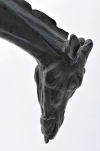Große Giraffe mit gesenktem Kopf, modelliert 1909-10, gegossen vor 1913 von Rembrandt Bugatti