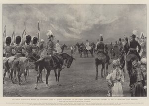 Die große Krönungsparade in Aldershot, 16. Juni, Königin Alexandra, in Abwesenheit des Königs, überreicht Fahnen an das 2. Highland Light Infantry