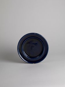 Blau glasierter Seiten- oder Obstteller von Roger Eliot Fry