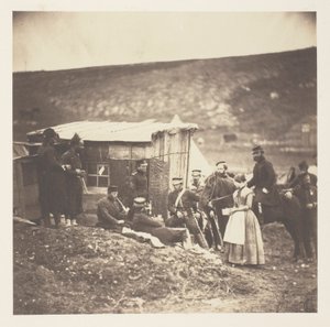 Lager der 4. Dragonergarde, gesellige Runde, Franzosen und Engländer von Roger Fenton