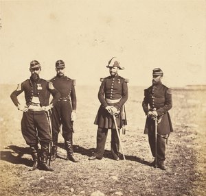 General Bennet und die Offiziere seines Stabes. von Roger Fenton