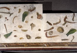 „Asarotos“ (unsauberer Boden) Fragmente eines Mosaiks signiert von Harakliton aus Rom, 2. Jahrhundert n. Chr., Rom von Roman