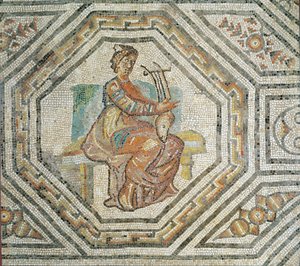 Erato, die Muse der Lyrik, aus Augusta Treverorum (Mosaik)